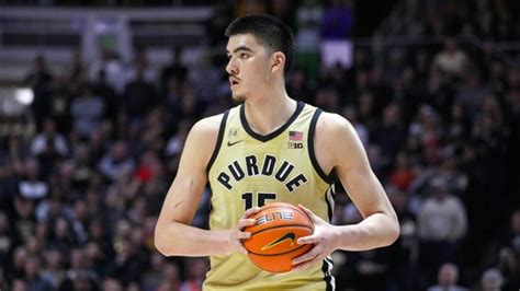 Men's college basketball Player of the Year odds: Can Zach Edey .